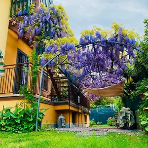 Welcome Traveller Divine Cecile Garda (Verona)